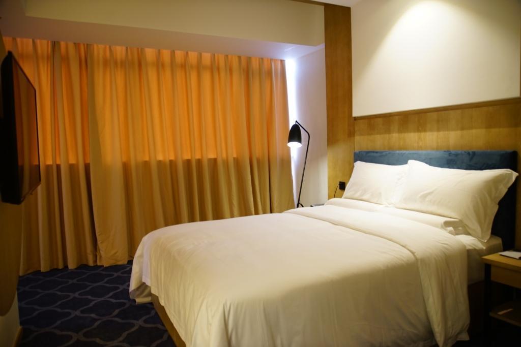 Flight One Hotel Σενζέν Εξωτερικό φωτογραφία