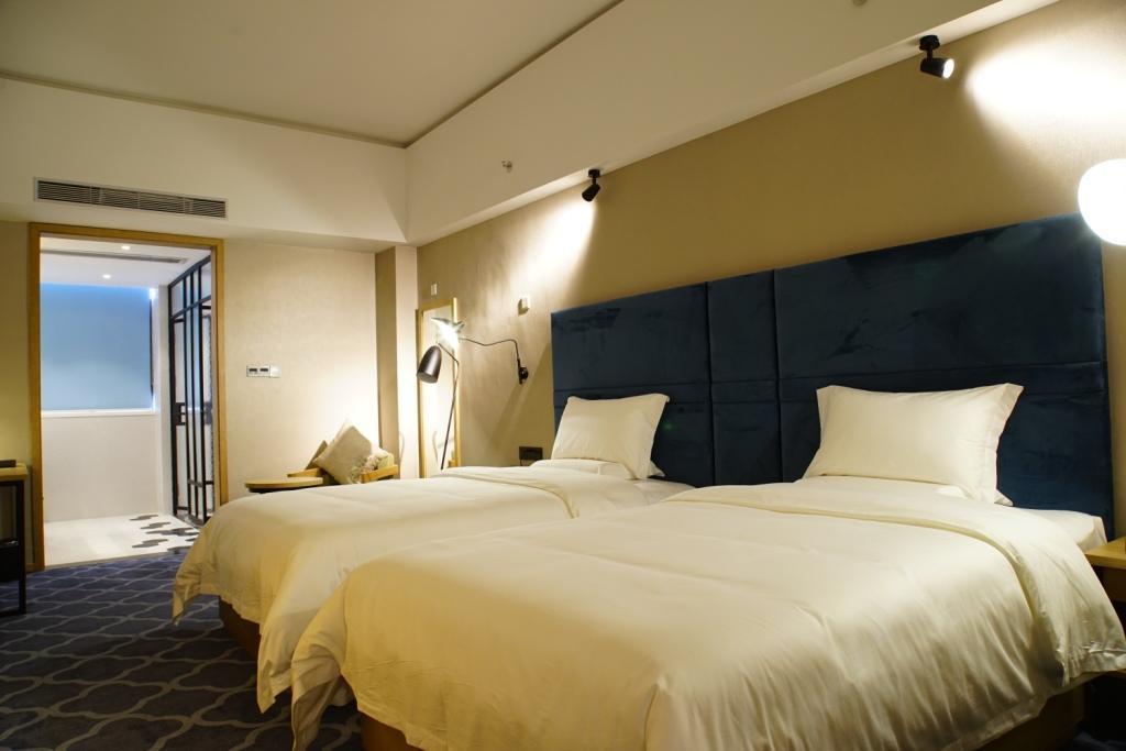 Flight One Hotel Σενζέν Εξωτερικό φωτογραφία